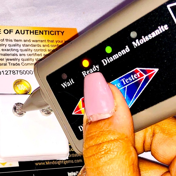 Real diamond earrings, 100% natural genuine authentic diamonds, Not CZ not fake - Picture 1 of 6